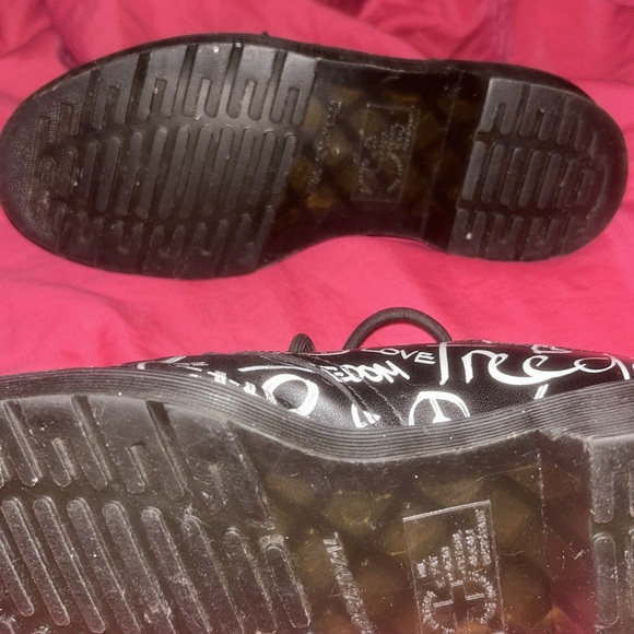 ⭐️Dr. Marten 1461 Script in Black & White⭐️ - Picture 9 of 12